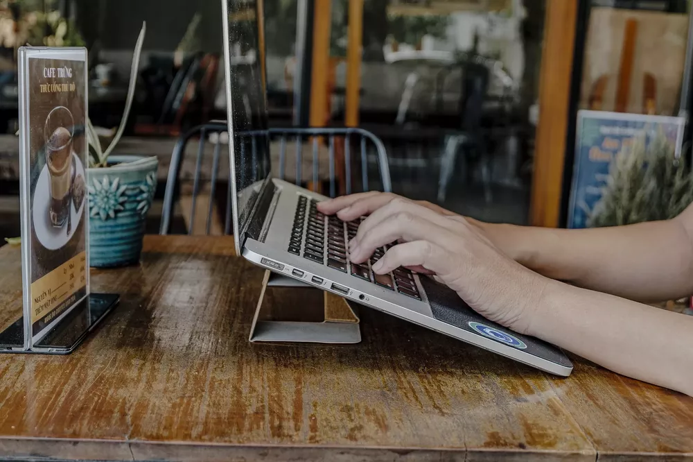 macbook-4894797_1920